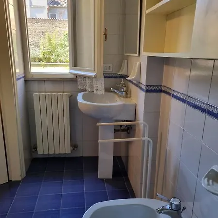 Il Cortile Di Via Mazza * Πέζαρο